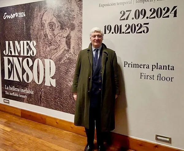 EL EMBAJADOR DE BELGICA VISITA LA EXPOSICIÓN DE JAMES ENSOR EN LEON