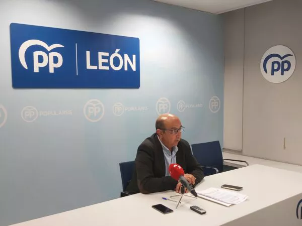 RdP-Paco-Castanon-ayudas-Junta-parques-de-bomberos-1-600x450