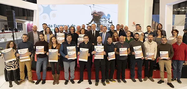 Foto+de+familia+de+los+empresarios+distinguidos+con+los+directores+generales+de+Patrimonio+Natural+y+de+Turismo+de+la+Junta