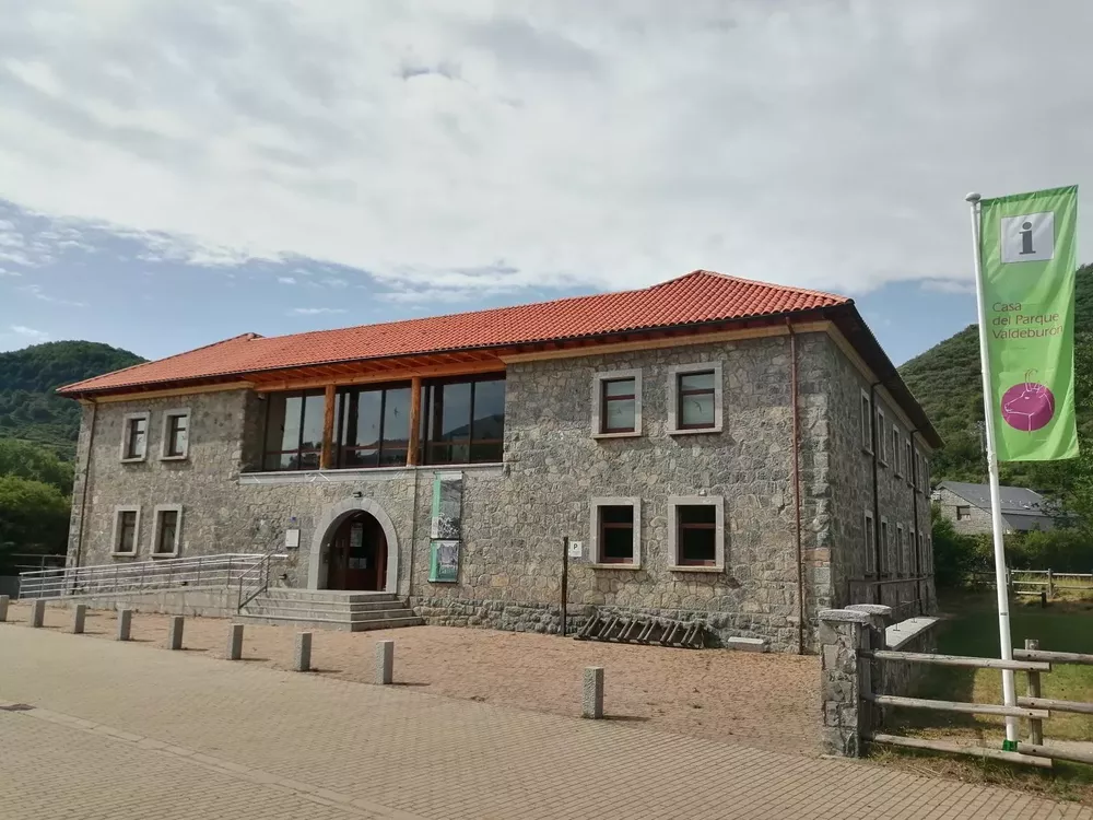 casa-del-parque-valdeburon-20210411-220414