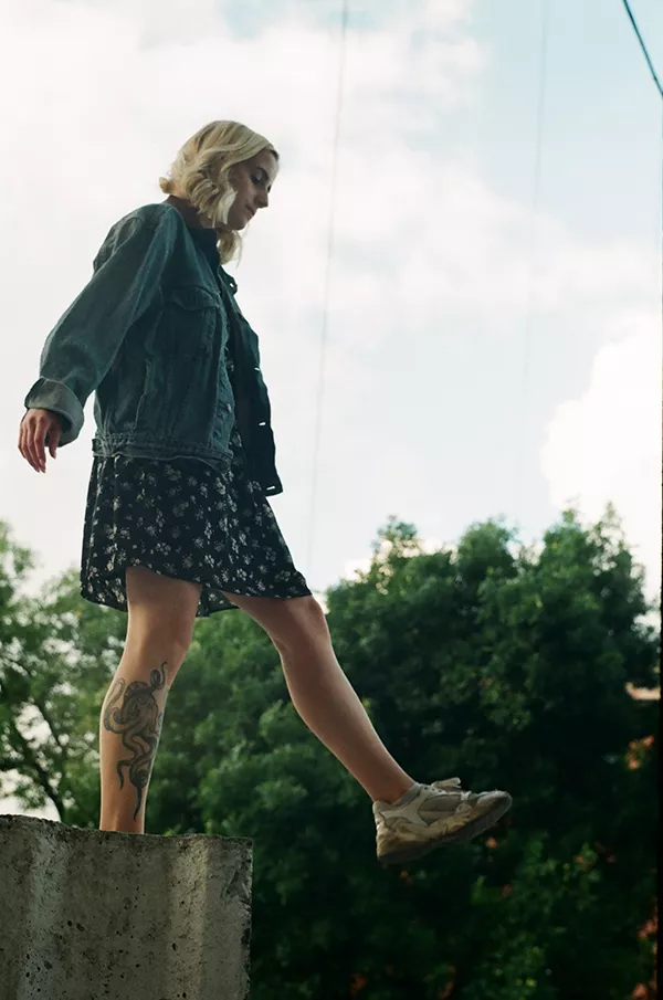 pexels-darya-sannikova-4889819