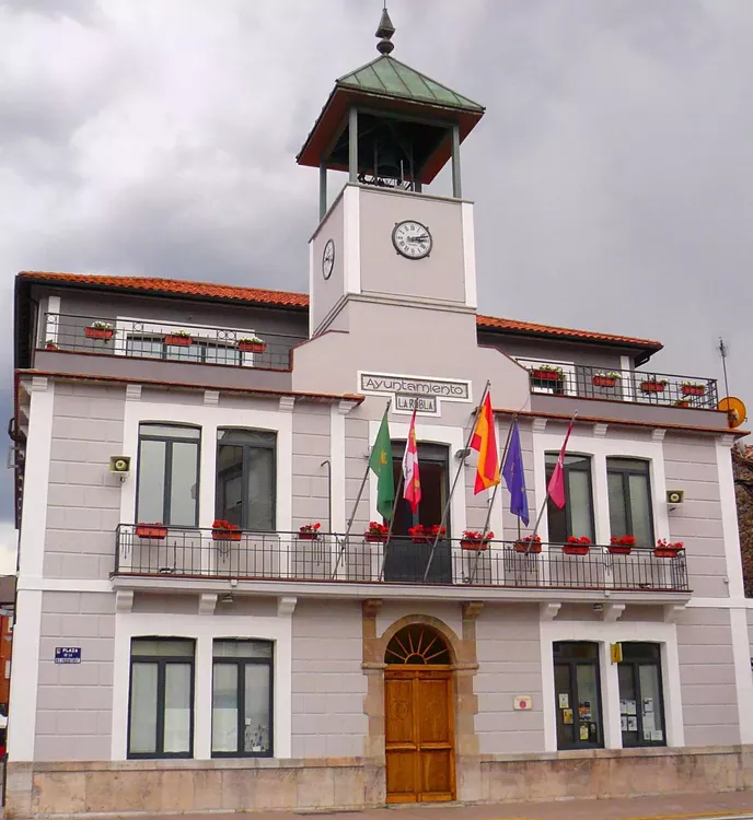 La_Robla_-_Ayuntamiento_06
