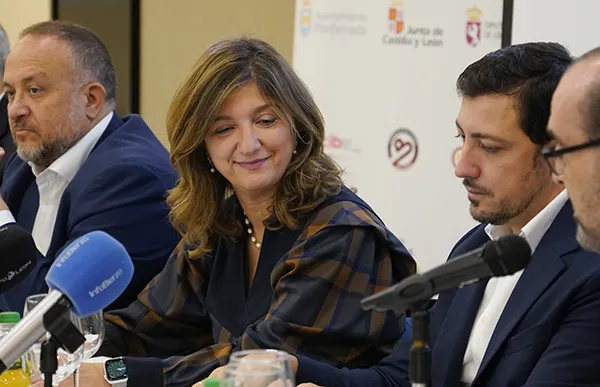 NURIA GONZALEZ RECTORA DE LA ULE