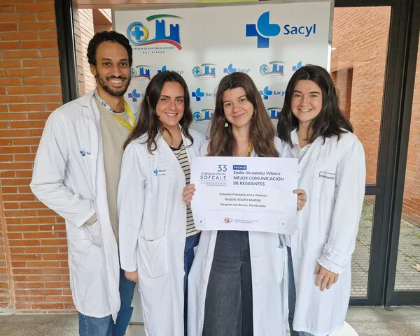 Los residentes de Oftalmología de la Gasbi Juan Ignacio Arthur,Blanca Romera,Raquel Souto y Leire Peña