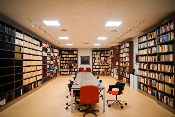 BIBLIOTECA MUNICIPAL DE PONFERRADA