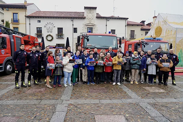 PRESENTACION DEL CALENDARIO SOLIDARIO DE LOS BOMBEROS DE LEON