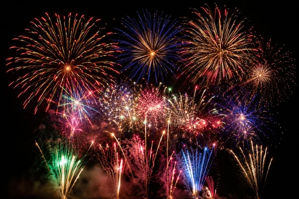 FUEGOS ARTIFICIALES