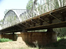 Puente de hierro de Villafer sobre río Esla - CAZANDO PUENTES