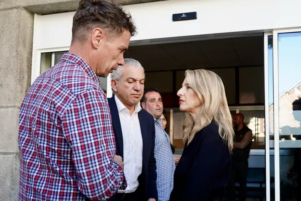 YOLANDA DIAZ Y NICANOR SEN CON EL ALCALDE DE VILLABLINO, MARIO RIVAS