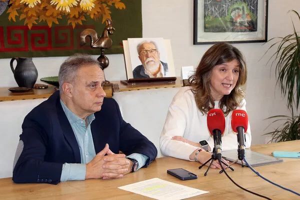 PRESENTACION DE LAS BECAS LITERARIAS DE LA ULE