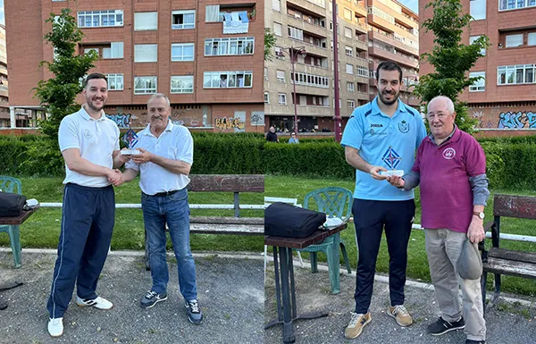 JORNADA DE BOLOS EN LA CHOPERA