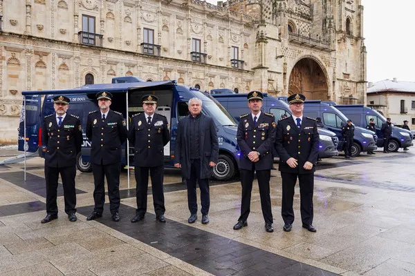 EL DELEGADO DEL GOBIERNO Y EL JEFE SUPERIOR DE POLICIA PRESENTAN LAS UNIDADES VIDOC DE LA POLICIA NACIONAL