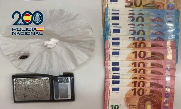 DECOMISADO AL DETENIDO