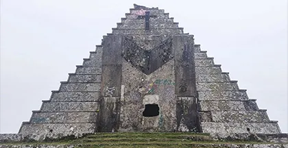 PIRAMIDE DE LOS ITALIANOS