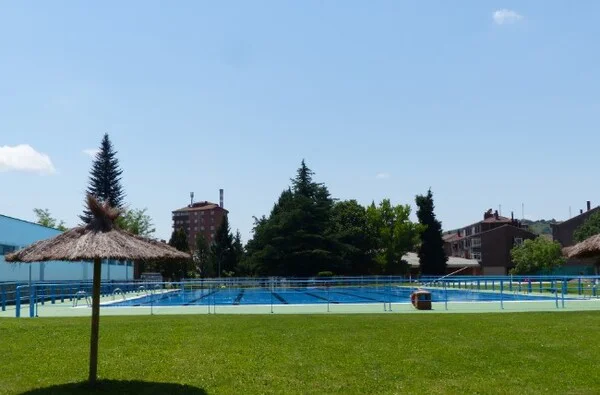 PISCINA DE LA ROBLA
