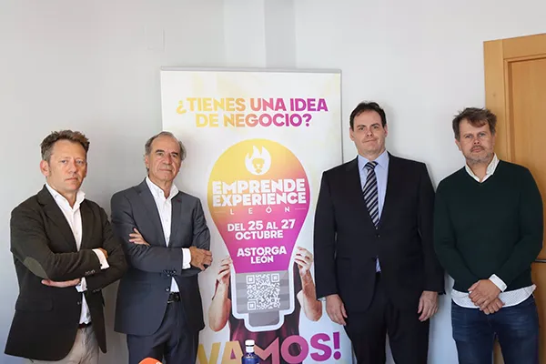 Los representantes de Incibe y FELE, tras la presentación de las jornadas Emprende Experience León este martes - FELE