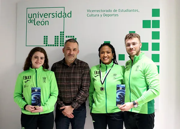 MEDALLISTAS LEONESES EN EL CAMPEONATO CON EL VICERRECTOR DE LA ULE