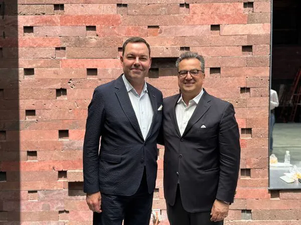 JOSE MARIA VIEJO Y LUCAS TINZL