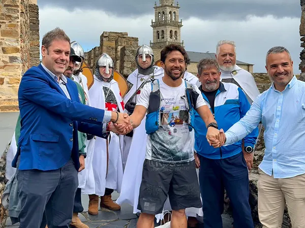 ALEJANDRO SAMPER A SU LLEGADA A PONFERRADA PARA VISIBILIZAR LA DIABETES