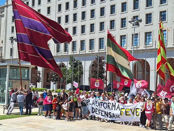 PROTESTA EN MADRID DE LA PLATAFORMA EN DEFENSA DE FEVE
