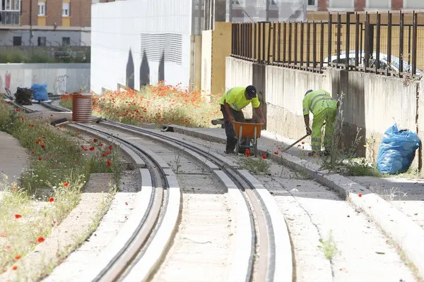DESBROCE EN LAS VIAS DE FEVE EN LEON