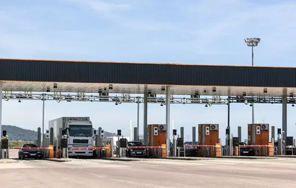 camion-pagando-peaje