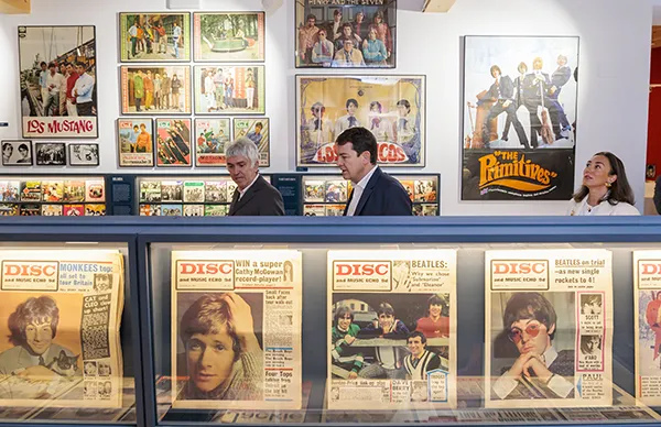 Visita al archivo Gráfico de la Era Pop