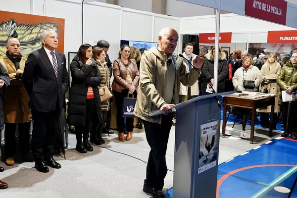 INAUGURADA LA FERIA DE LA PLUMA Y LA PESCA DE LA VECILLA