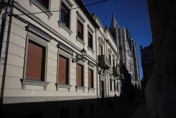 ESCUELA DE ARTE DE LEON