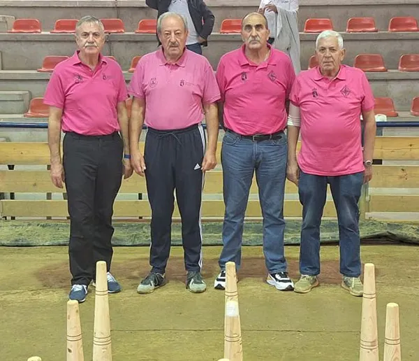 4 integrantes del equipo del Crucero