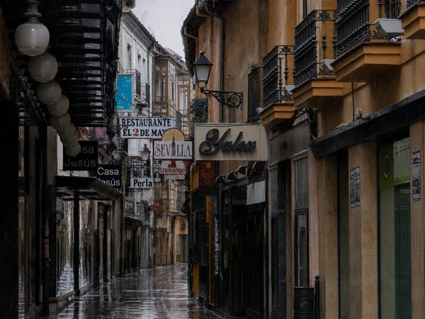 CALLE LA RUA DE LEON