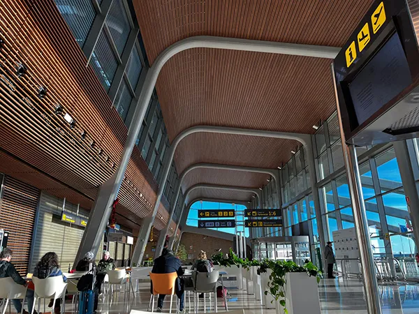 HALL AEROPUERTO DE LEON