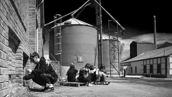 Fábrica de noche Foto de Martin Ruano