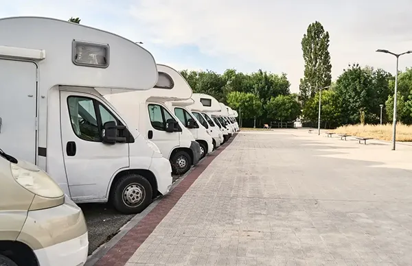 Aparcamiento-para-autocaravanas copia