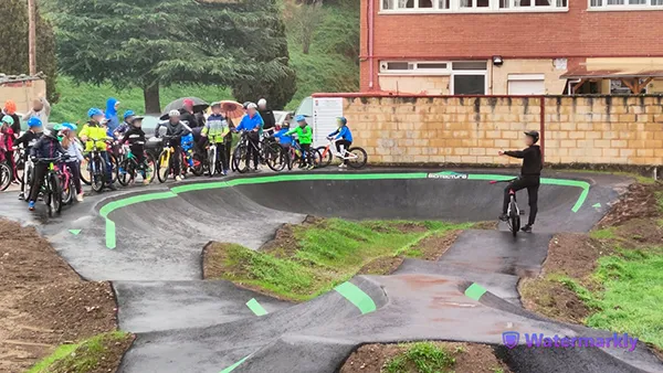 PUMP TRACK LA POLA DE GORDON