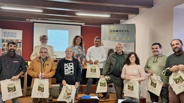 CLAUSURA DEL CURSO DE APICULTURA CUATRO VALLES