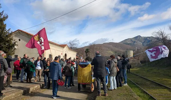 MANIFESTACION A FAVOR DEL TREN RUTA DE LA PLATA