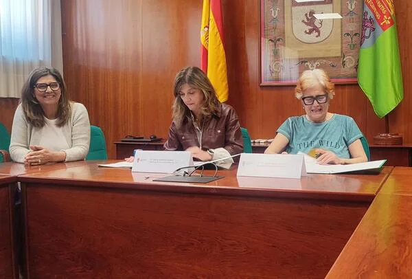 FIRMA DEL CONVENIO ULE-ADAVAS