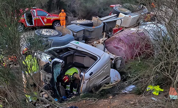 ACCIDENTE DE UN CAMION EN SANTAS MARTAS