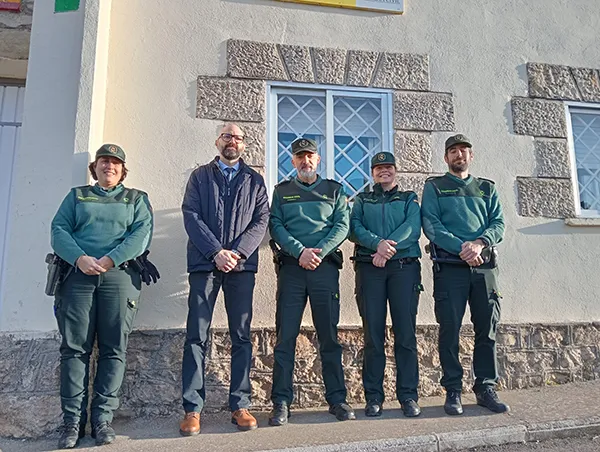Visita de Nochevieja a la Guardia Civil de Boñar del Subdelegado del Gobierno en León