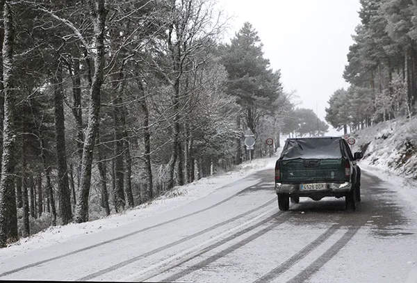 OBLIGATORIO USO DE CADENAS