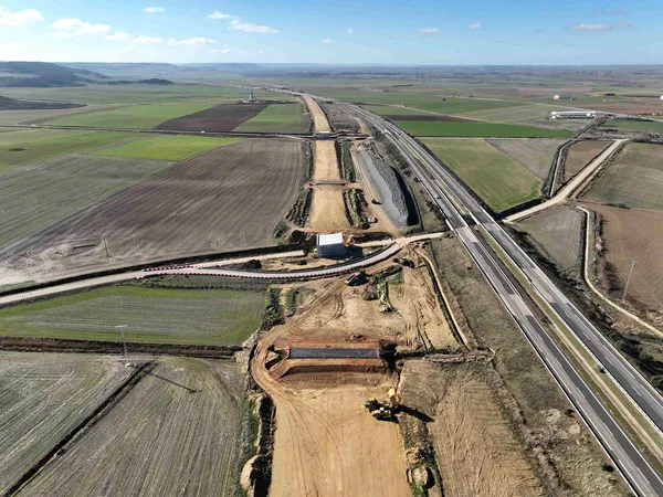 OBRA EN LA LINEA DE ALTA VELOCIDAD