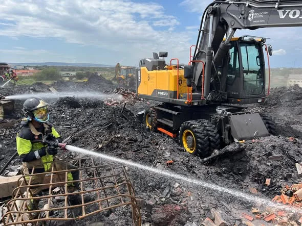 BOMBEROS SEPEIS EN LA BAÑEZA