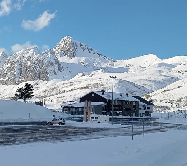 Cafetería Salencias hotel Pico Agujas II