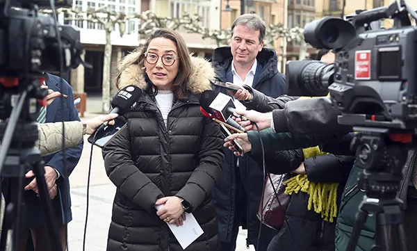 LA CONSEJERA DE AGRICULTURA MARIA GONZALEZ CORRAL