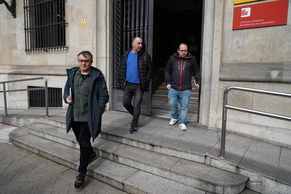 LOS SINDICATOS SE REUNEN CON EL DELEGADO DEL GOBIERNO EN LEON