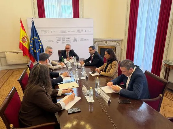 Reunión de UPL con Ángel Víctor Torres (14-10-2025) 15