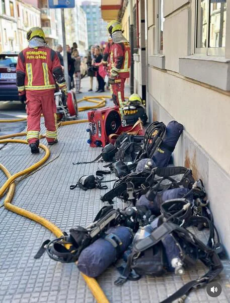 DOS INTOXICADOS POR HUMO EN LEON (1)