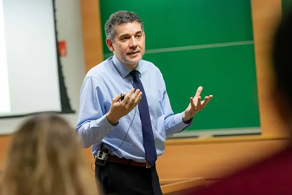 RAMON SALAVERRIA COORDINADOR DEL OBSERVATORIO IBERICO DE MEDIOS DIGITALES