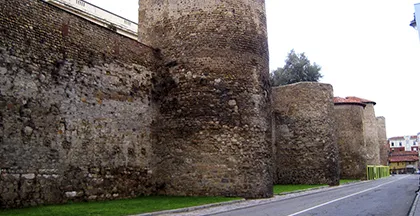 MURALLA DE LEON